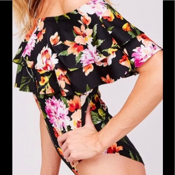 🆕FLORAL BODYSUIT💕 - Picture 3 of 5